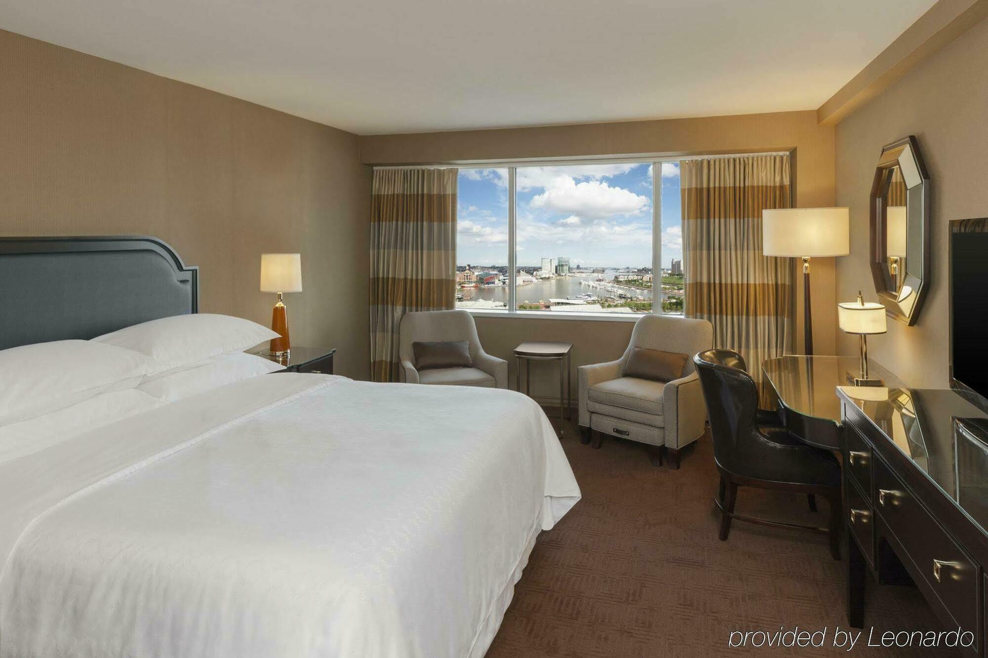 Sheraton Inner Harbor Hotel Балтимор Номер фото